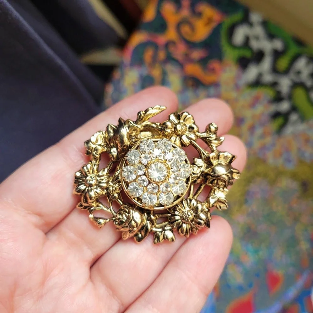 Vintage Ornate Gold Rhinestone Floral Scarf Clip